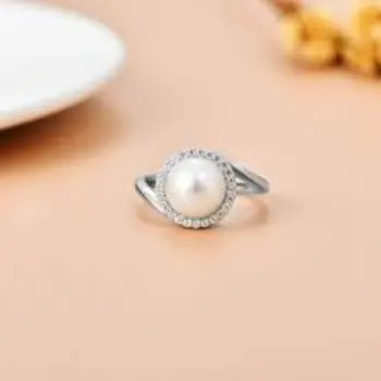 Quite Pearl Ring